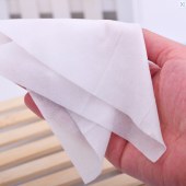 50片装湿巾新生婴儿手口湿巾儿童学生便携湿纸巾一次性无纺布湿巾