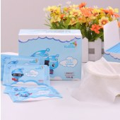 50片装湿巾新生婴儿手口湿巾儿童学生便携湿纸巾一次性无纺布湿巾